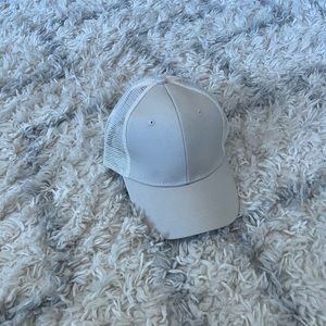 ADJUSTABLE VELCRO BACK PONYTAIL HAT